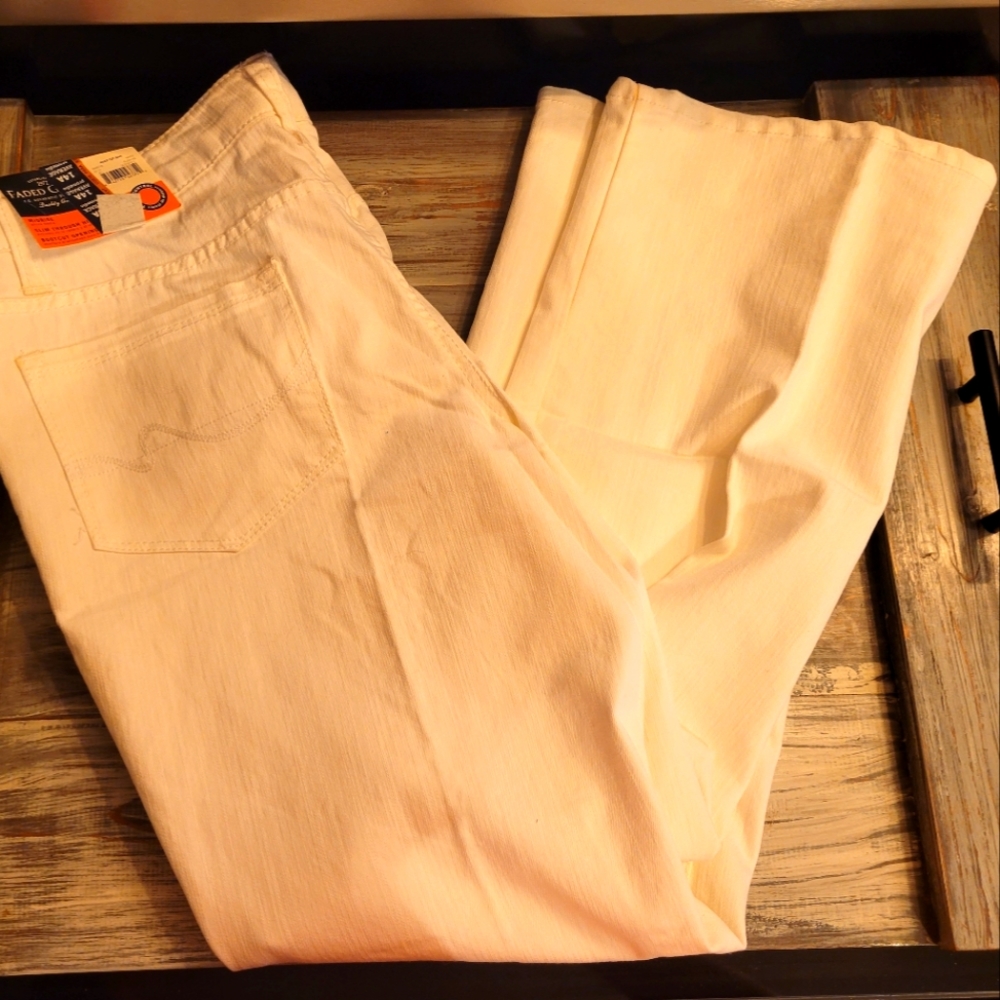 NWT 🖤 White Pants - Picture 1 of 4
